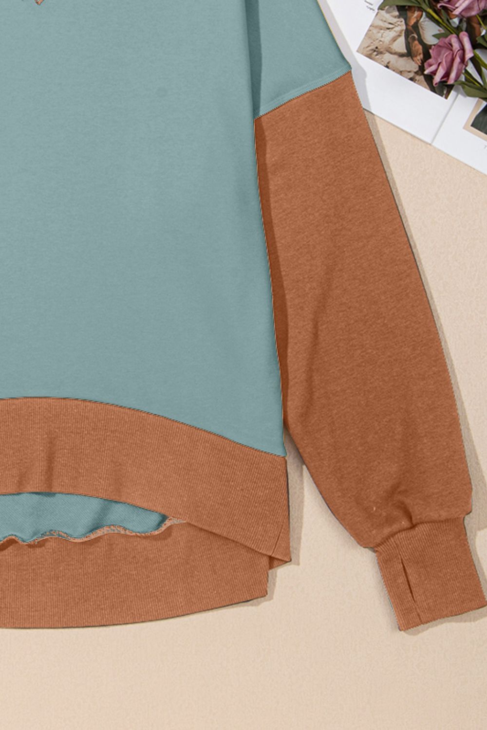 Contrast Chic Round Neck Sweatshirt - SleekrMe